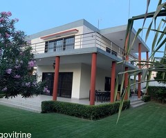 Belle Villa situé dotée de piscine à Atiegou dans un environnement paisible