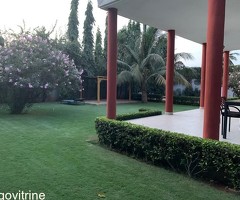 Belle Villa situé dotée de piscine à Atiegou dans un environnement paisible