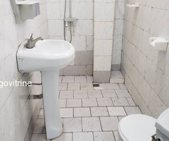 Bel appartement chambre salon wcd cuisine américaine interne,baie vitrée,placard seul a l'étage,cash