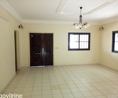 UNE VILLA DUPLEXE 6 CHAMBRES AU TOTAL, 2 SALONS,  CUISINES ,2 GARAGE POUR 4 VOITURES ET UN ESPACE VE