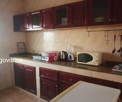 Villa triplex entièrement meublée, haut standing, située dans un environnement calme et discret :