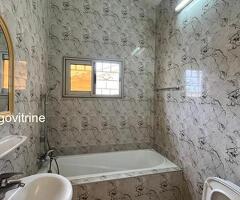 Villa avec Piscine A louer à La caisse (Résidence du Bénin)