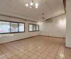 Villa avec Piscine A louer à La caisse (Résidence du Bénin)