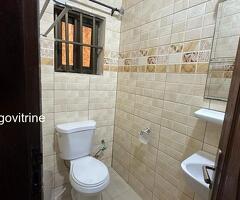 Location appartement meublée à Baguida : 3 chambres, salon, garage et WiFi