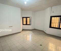 villa 4 Chambres à Louer à Adidogomé – Proche du goudron