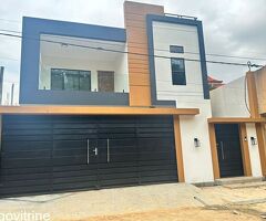 Villa Duplex Neuve à Vendre à Agbalépédo – Emplacement Idéal