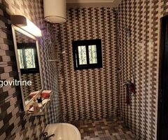 À LOUER – VILLA MEUBLÉE AVEC JARDIN À ADIDOGOMÉ SAGBADO LOGOTÉ