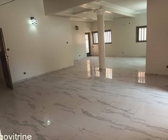 À LOUER – VILLA DUPLEX SPACIEUSE À AGOÈ LYCÉE MAIRIE