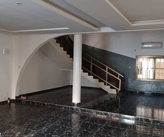 À LOUER – BELLE VILLA R+1 AVEC DÉPENDANCES À AVÉPOZO