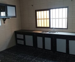 À LOUER – BELLE VILLA R+1 AVEC DÉPENDANCES À AVÉPOZO