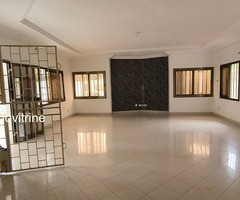APPARTEMENT 4 CHAMBRES AVEC DÉPENDANCE À ADIDOGOMÉ-AVENOU