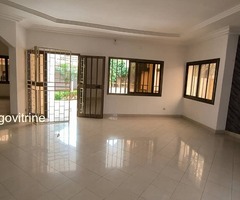 APPARTEMENT 4 CHAMBRES AVEC DÉPENDANCE À ADIDOGOMÉ-AVENOU