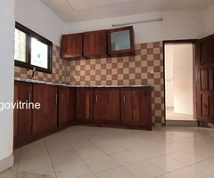APPARTEMENT 4 CHAMBRES AVEC DÉPENDANCE À ADIDOGOMÉ-AVENOU