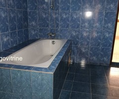 APPARTEMENT 4 CHAMBRES AVEC DÉPENDANCE À ADIDOGOMÉ-AVENOU