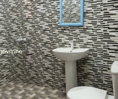 À LOUER – VILLA DALLÉE 2 CHAMBRES SALON À ADIDOGOMÉ