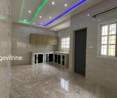 Villa de haut standing, nouvelle construction, scindée en cour unique