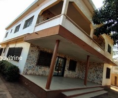 VILLA DUPLEX À ATTIKOUMÉ (LOMÉ)