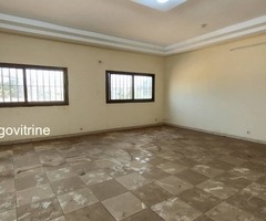 VILLA DUPLEX À ATTIKOUMÉ (LOMÉ)