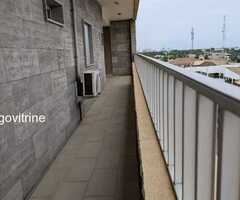 IMMEUBLE R+2 À NYÉKONAKPOÈ (LOMÉ)