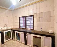 VILLA NON MEUBLÉE DE 4 CHAMBRES À AGOE ASSIYEYE