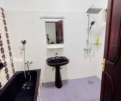 Villa Meublée avec Jardin et Piscine – Cour Unique en Appartement Scindé