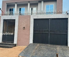 GRANDE VILLA À AGOÈ-ADOUGBA