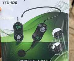 Microphone Sans Fil 2-en-1 Saeapu TTD-820 (Serre-tête & Cravate UHF)
