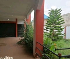 Villa avec piscine a Agoè à vendre