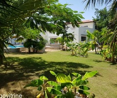 Sublime Villa sur 5 lots et demi avec piscine et jardin